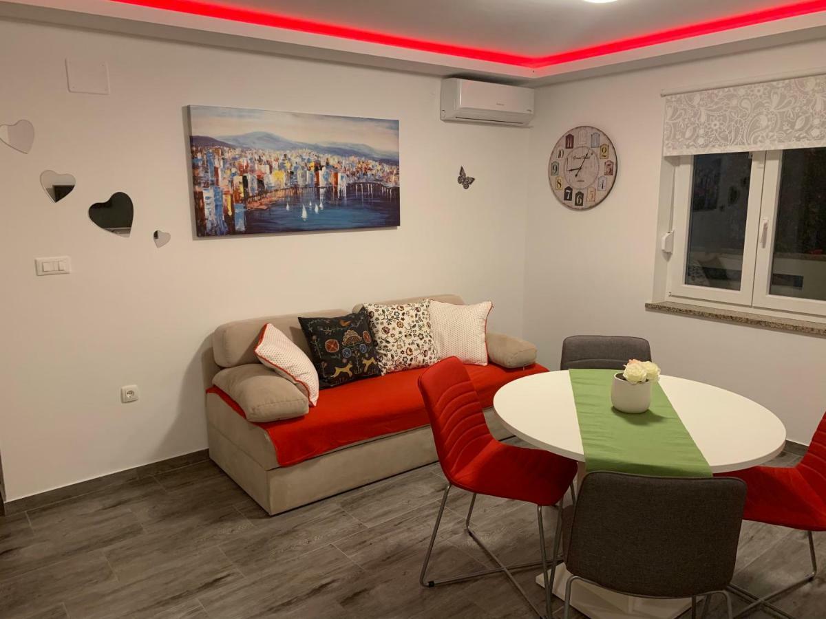 Apartment Futura Baska  Bagian luar foto